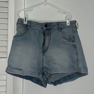 Kendall and Kyle high rise Jean shorts WILL TAKE OFFERS